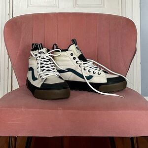 Vans Cosmic Cozy Sk8-Hi MTE-2 Shoe (Never Worn, Excellent Condition, New)